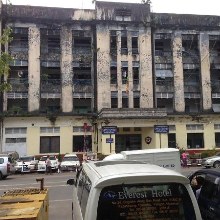 Everest Hotel Yangon Exterior foto