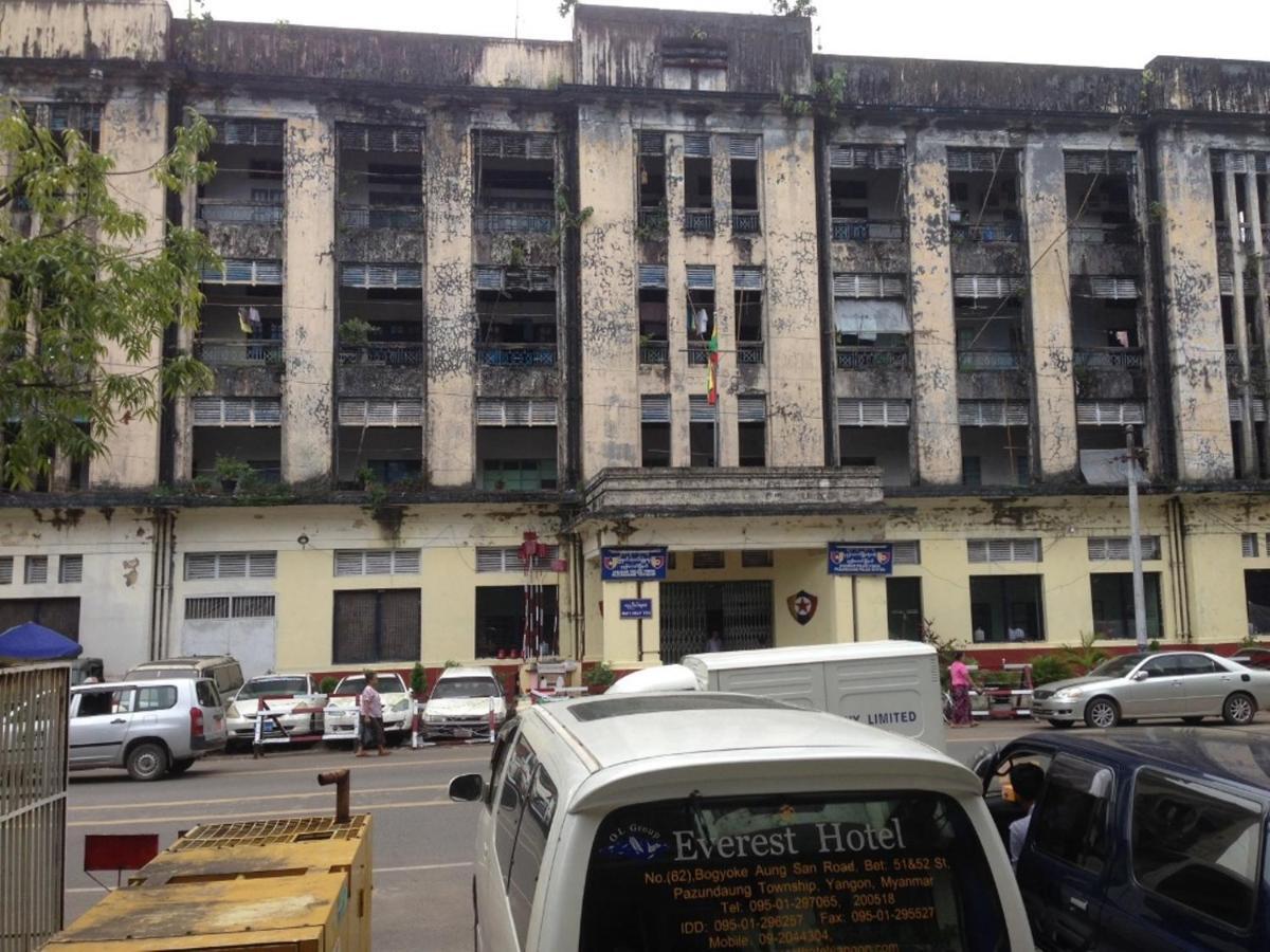 Everest Hotel Yangon Exterior foto